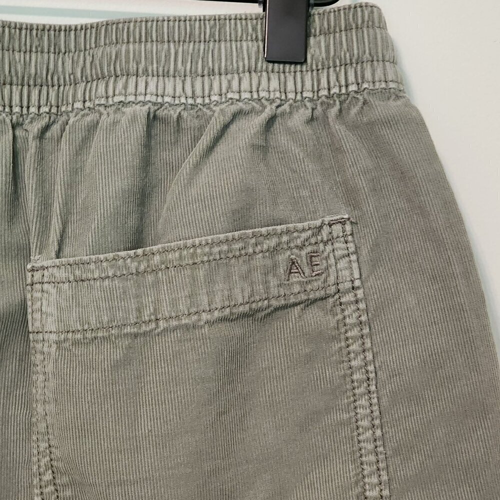 American Eagle sz XS women olive green corduroy shorts - Picture 5 of 11